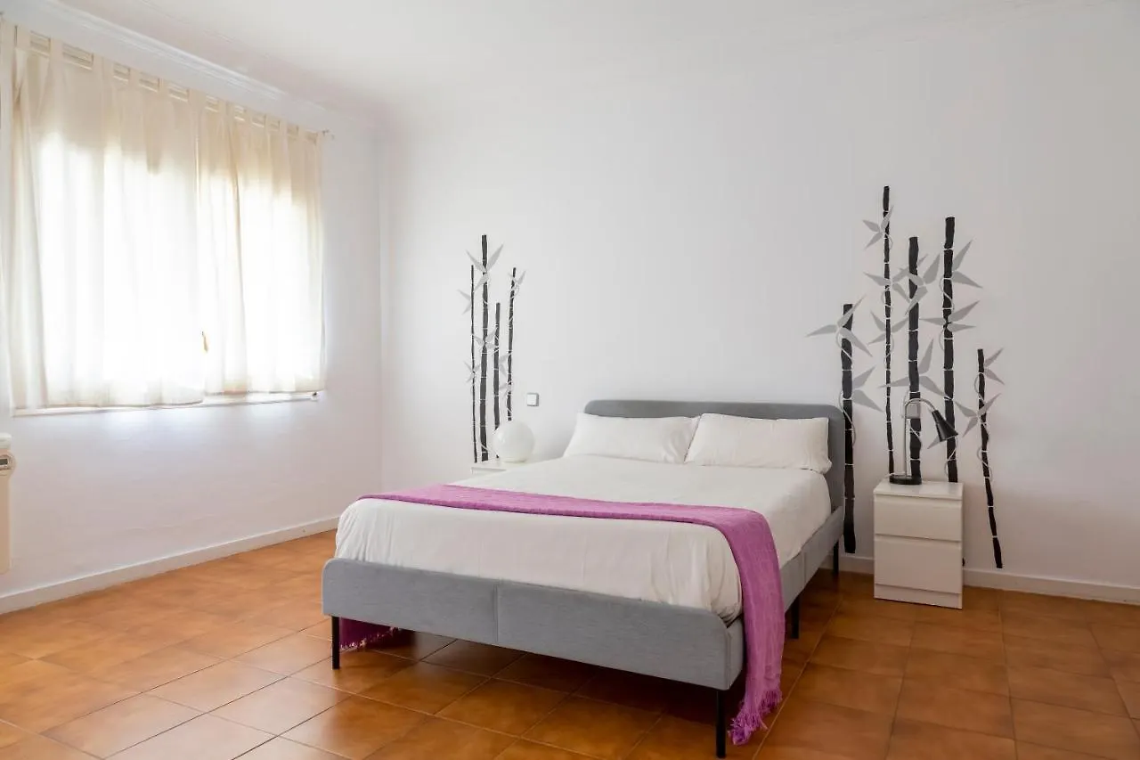 Monrooms Barcelona 2*,